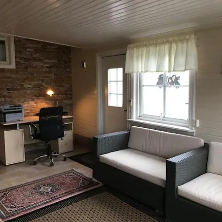 Comfortable 3 Bedroom On One Floor.