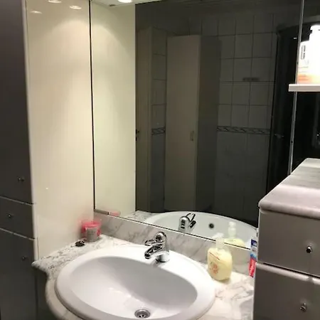 아파트 Comfortable 3 Bedroom On One Floor. 산데피요르드