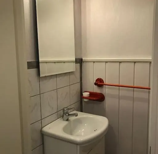 Comfortable 3 Bedroom On One Floor.