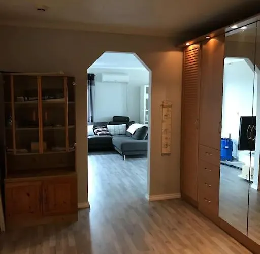 شقة Comfortable 3 Bedroom On One Floor. *