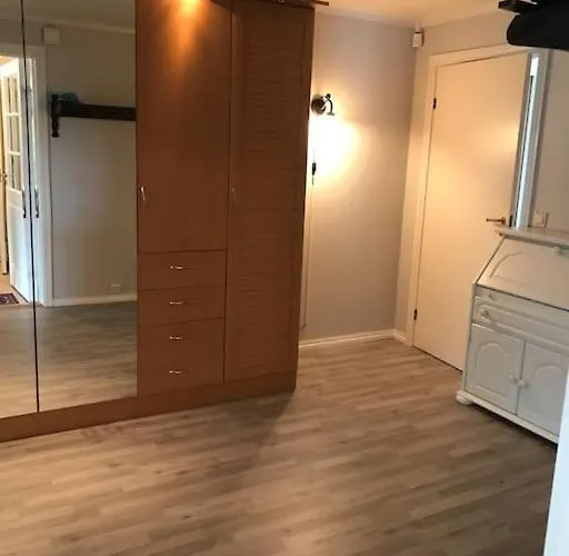 شقة Comfortable 3 Bedroom On One Floor. *