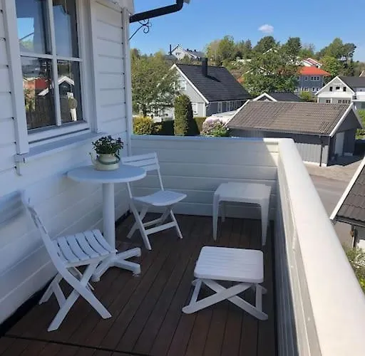 Comfortable 3 Bedroom On One Floor. Appartement