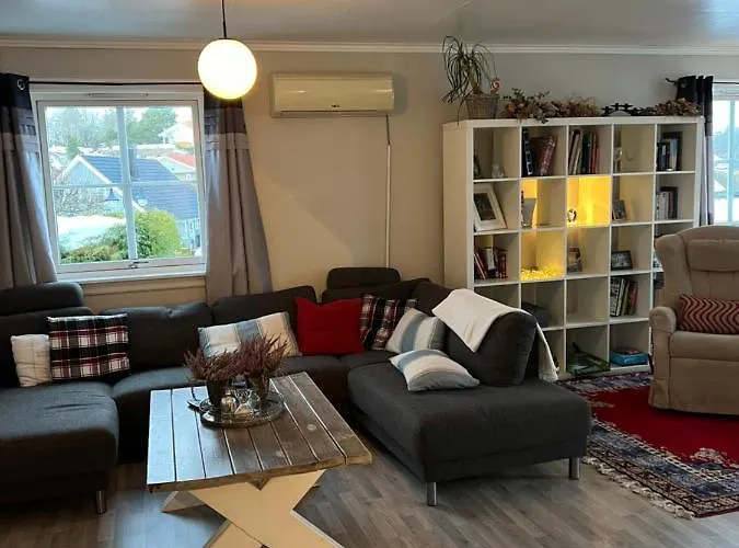 Comfortable 3 Bedroom On One Floor. ساندفيورد