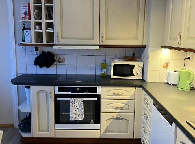 Comfortable 3 Bedroom On One Floor. شقة