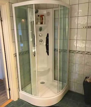 Comfortable 3 Bedroom On One Floor. ساندفيورد