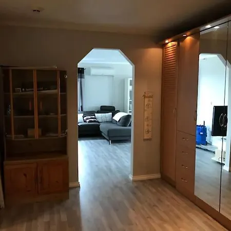 شقة Comfortable 3 Bedroom On One Floor. *