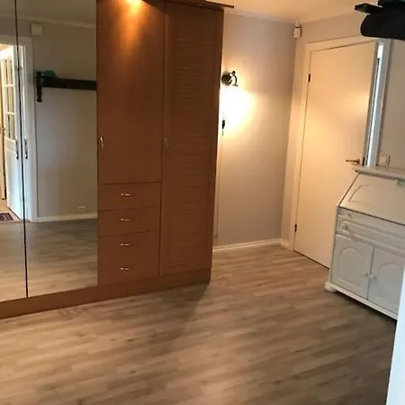 شقة Comfortable 3 Bedroom On One Floor. *