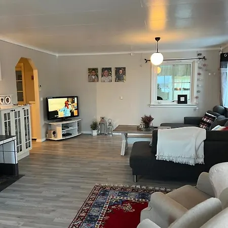 Comfortable 3 Bedroom On One Floor. Διαμέρισμα